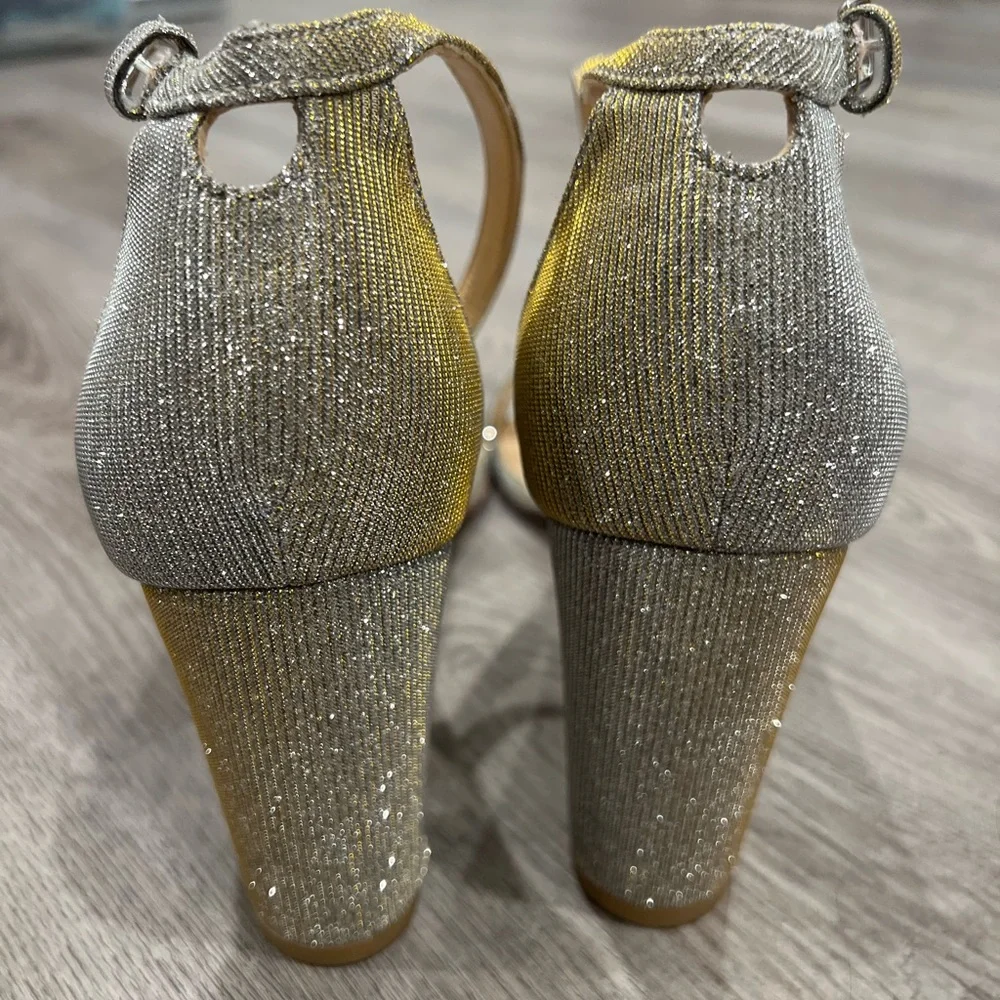 Stuart Weitzman size 11 shoes. - Picture 4 of 8
